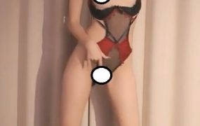 极品女神【yaya_86】诱惑果舞+超强喷水秀 2V 1小时 2.19G