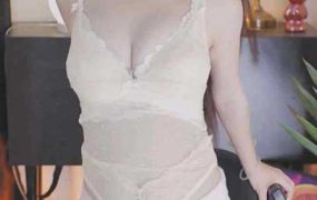漂漂 安安 性感女神内衣抖奶擦边热舞21V【1.05G】