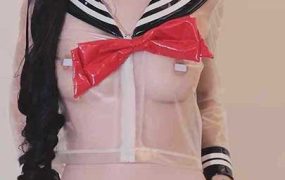 COS 柒柒不可爱 4套写真花絮，性感乳贴露晕黑丝5V【1.38G】