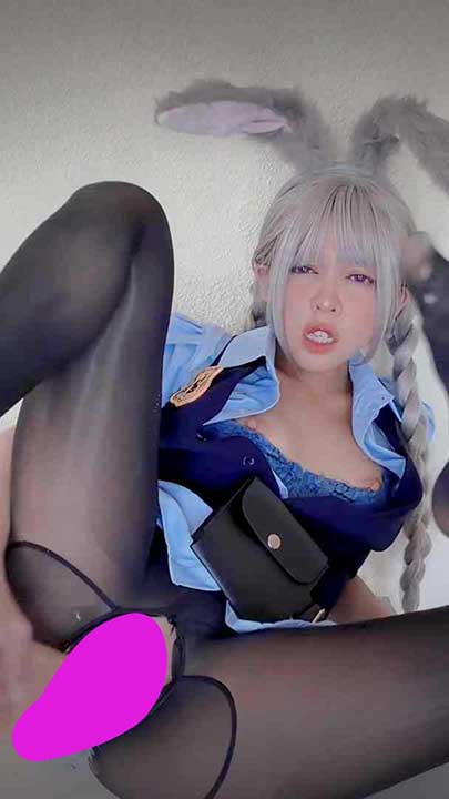 COS kittyxkum 绯红小猫 高颜萌妹，兔子警官1V【638M】