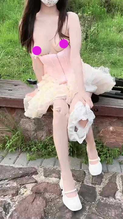 推特 兔崽爱露出 礼服公园炮机1V
