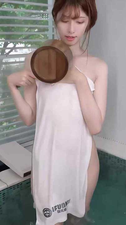 模密 ModelMe 小遥小波多野结衣 露天风吕，猫奴美眉纱季1V【4.59G】
