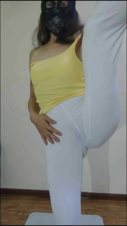 快手 大脚瑜伽 极品熟女瑜伽裤发骚13V【720M】