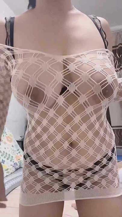 其他 佳佳baby 巨乳木瓜奶少妇一线天肥逼10V