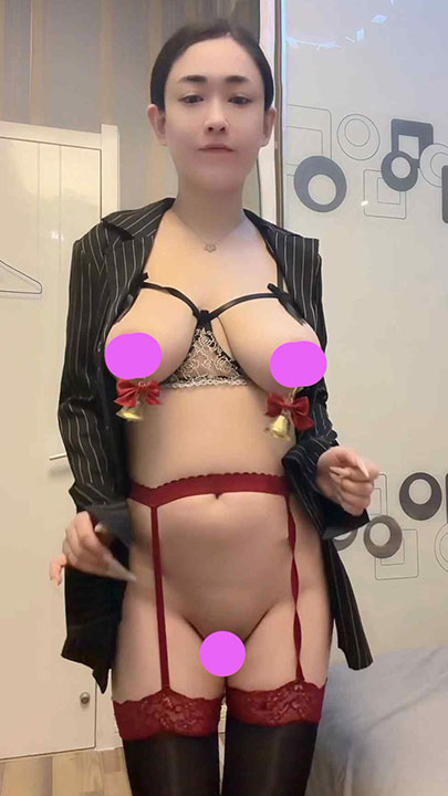 快手 一个小球球 爆乳铃铛道具裸舞10V【1.09G】